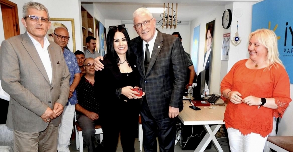İYİ Parti İzmir Milletvekili Müsavat Dervişoğlu, İyi Parti Çeşme Teşkilatını ziyaret etti.