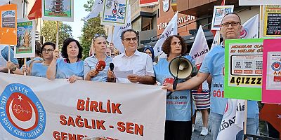 İzmir’de sağlıkçılar soğan, patatesli, eylem yaptı!
