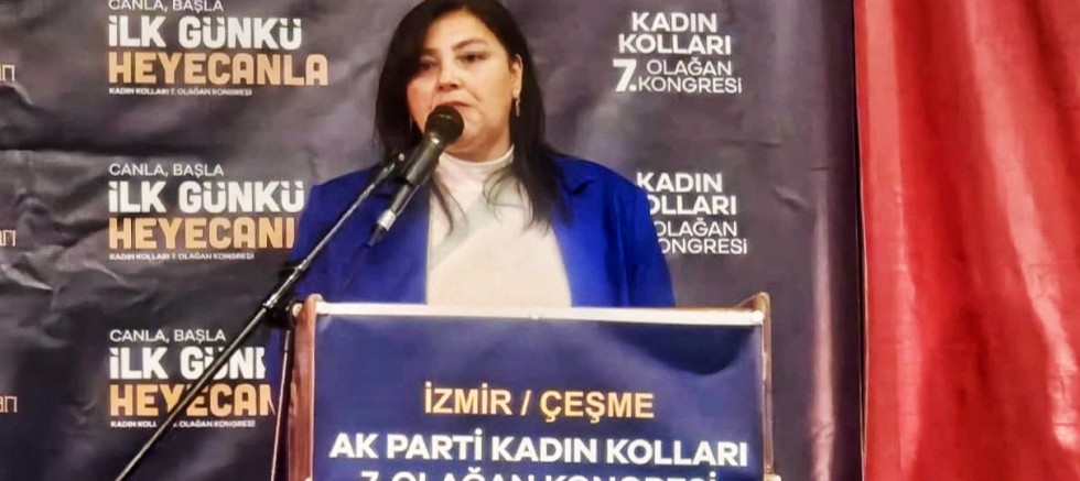 AK Parti Çeşme Kadın Kolları Başkanı Elif Demirer Görevinden İstifa Etti