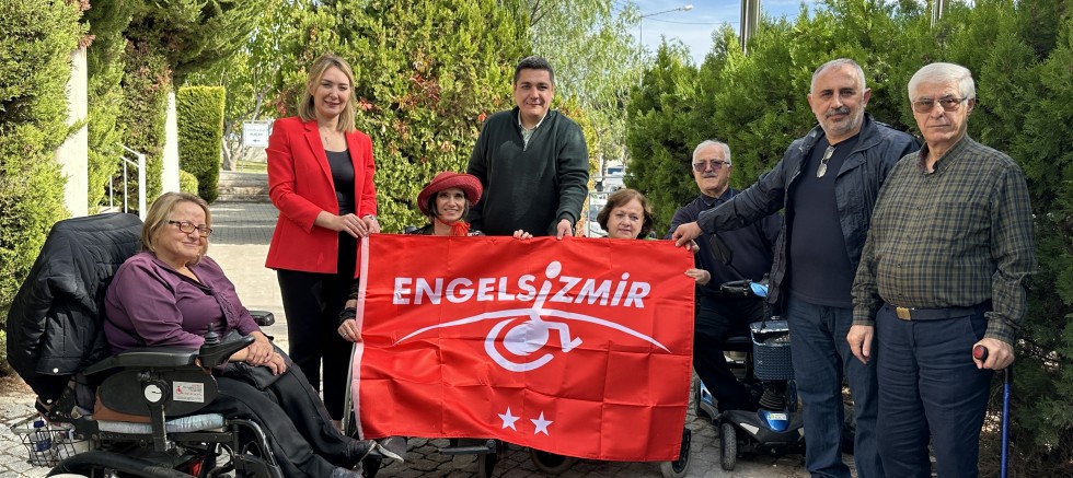 Alaçatı Ek Hizmet Binası’nda “Kırmızı Bayrak” Gururu