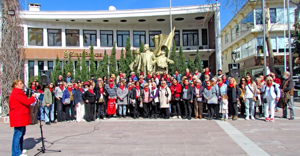 Çeşme’de Sivil Toplum Kuruluşlarından 3 Mart Açıklaması: “Laikliğe ve Öğretim Birliği’ne Sahip Çıkıyoruz”