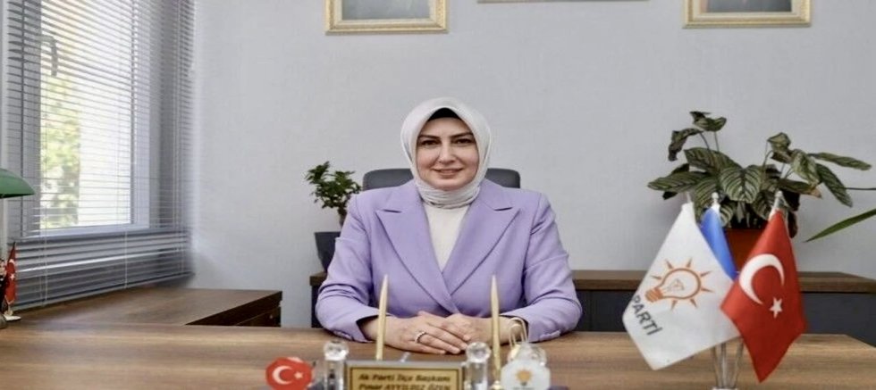 AK Parti Çeşme’den Belediyeye “Aynı Gün İhale” Sorusu:  “375 Bin TL’lik Hizmet Bir Günde Nasıl Tamamlandı?”