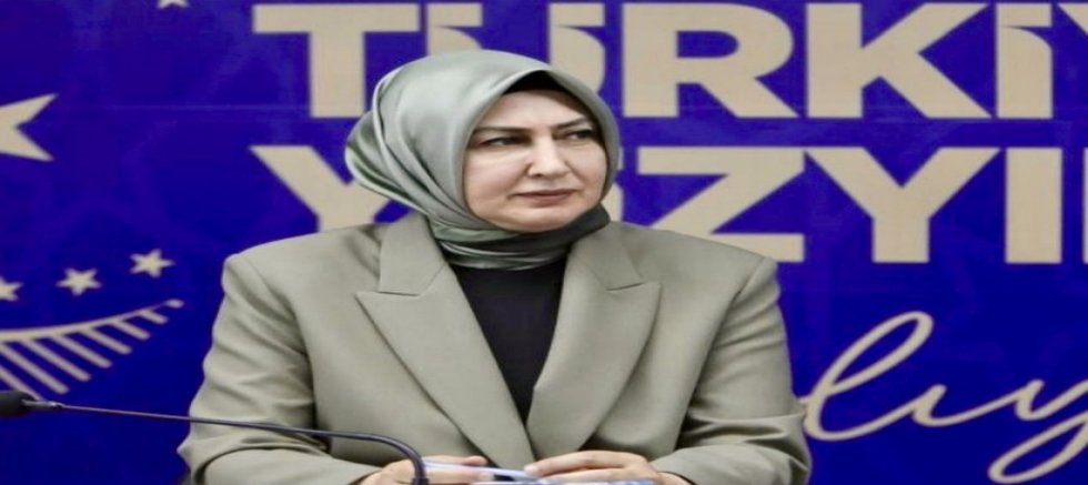 AK Parti Çeşme İlçe Başkanı Pınar Ayyıldız Özen Kaza Geçirdi