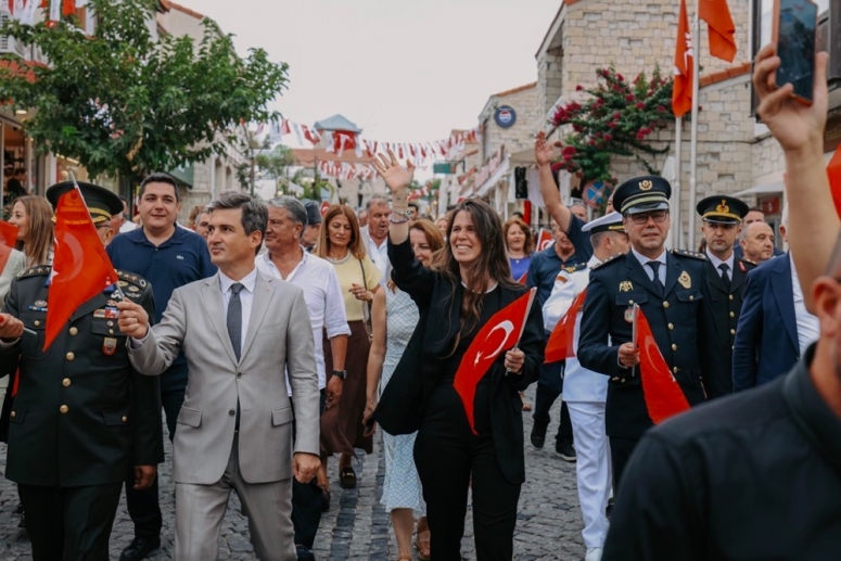 Alaçatı’dan Çeşme’ye 104. Yıl Gururu
