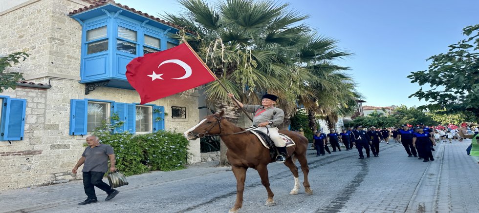 Alaçatı’nın düşman işgalinden kurtuluşunun 103. yıldönümü coşkuyla kutlandı