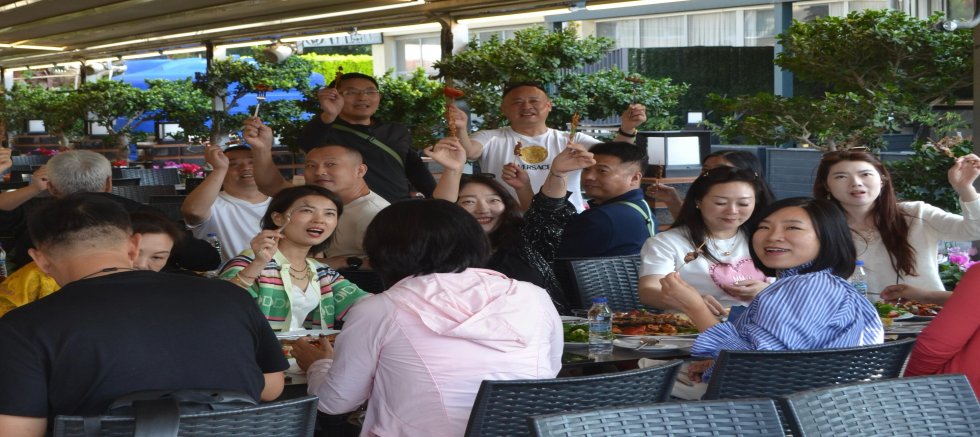 ÇEŞME, 500 ÇİNLİ TURİZM PROFESYONELİNİ AĞIRLADI