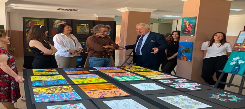 Çeşme Atatürk Anadolu Lisesi’nden “Renklerin Fısıltısı” Resim Sergisi
