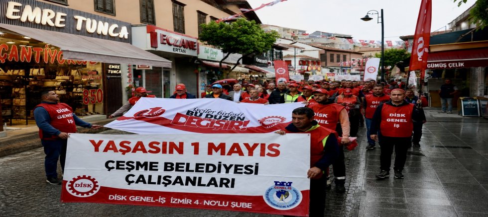 Çeşme’de 1 Mayıs Coşkusu: Emekçiler Meydanlarda Buluştu, Halaylarla Kutlandı