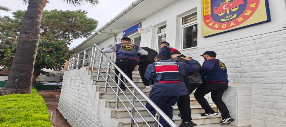 Çeşme’de Araç Hırsızlarına Jandarma Operasyonu!