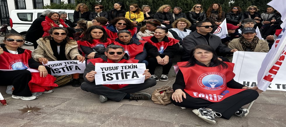 Çeşme’de Eğitimcilerden “Şiddet” Resti: “Okullar Güvenli Değil, Geleceğimiz Karanlıkta!”