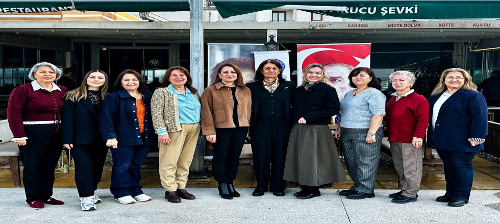 Çeşme’de Eğitime Gönül Verenler ÇYDD’nin Dayanışma Kahvaltısında Buluştu
