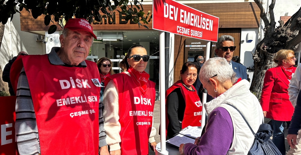 Çeşme’de Emeklilerden Bayram İkramiyesi İçin İmza Kampanyası