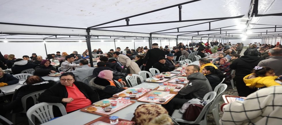 Çeşme’de İlk İftarlar Açıldı