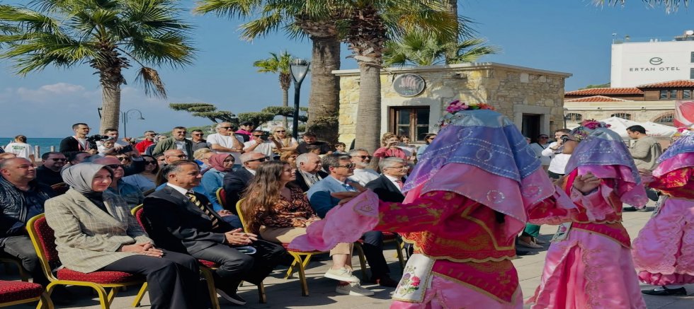 Çeşme’de Kültür Yolu Festivali başladı: Tarihi kalede kültür ve lezzet buluşması