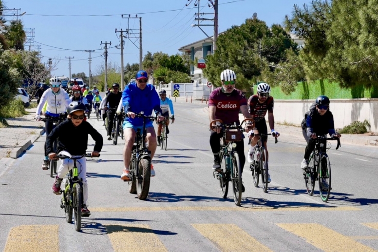 Çeşme’de Pedallar Aydın Apaydın Anısına Döndü