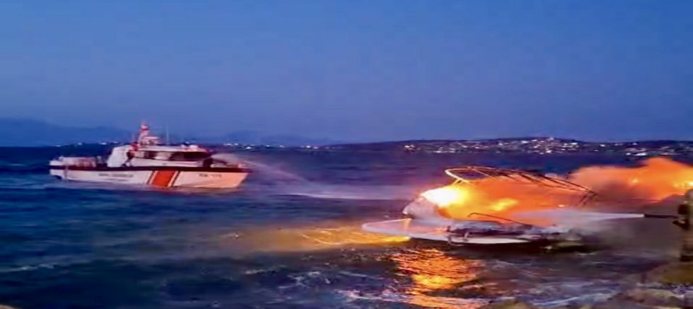 Çeşme’de Tekne Yangını Korkuttu!