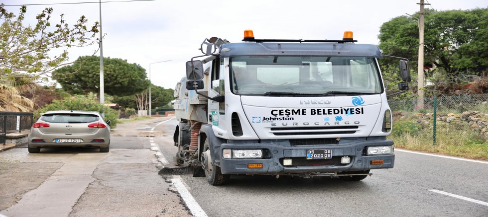 Çeşme’de yaz temizliği ve ilaçlama seferberliği: 24 saat kesintisiz hizmet