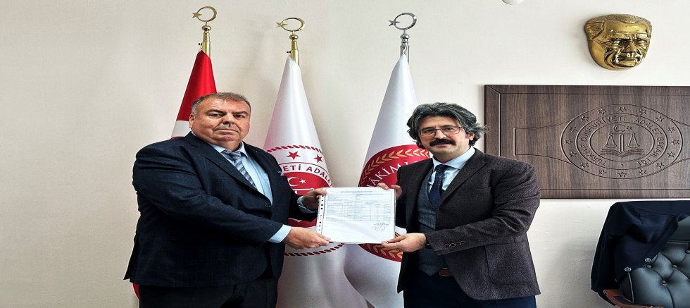 Çeşme Şoförler ve Otomobilciler Esnaf Odası Başkanı Ali Koparal Mazbatasını Aldı