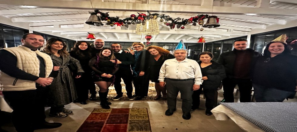 Çeşmeli avukatlar yeni yılı birlikte karşıladı