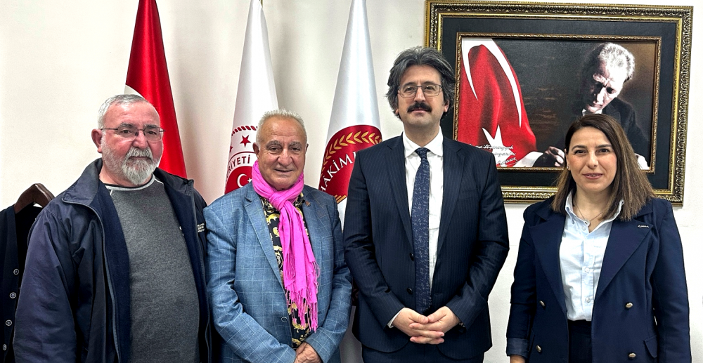 Çeşmeli Gazetecilerden Çeşme Ağır Ceza Mahkemesi Başkanı Emre Erdemir’e Bayram Ziyareti