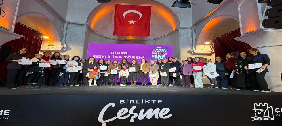 Çeşmeli Kadınlar KİHEP Sertifikalarını Başkan Denizli’den Aldı