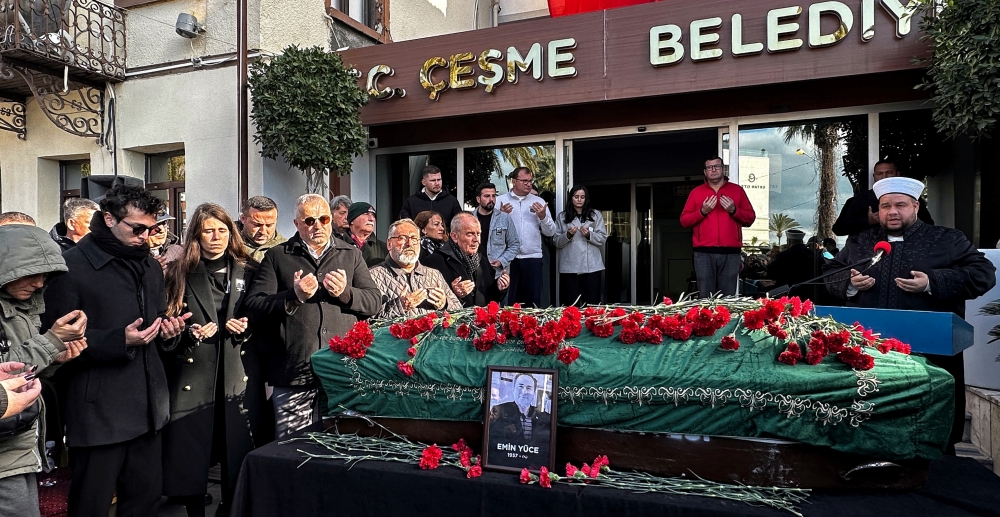 Çeşmeliler Emin Abisini Gözyaşları İçinde Uğurladı!