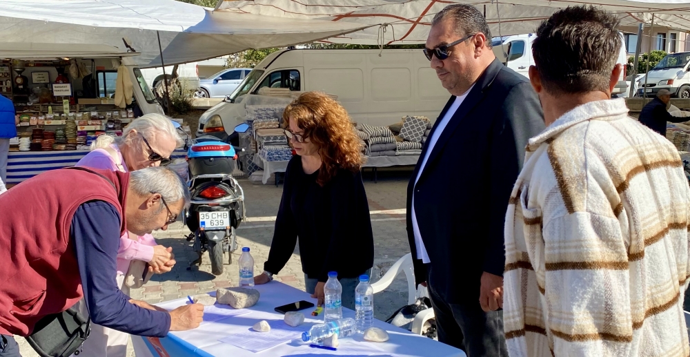 CHP Çeşme’nin Otoyol Özelleştirmesine Karşı İmza Kampanyası Sürüyor