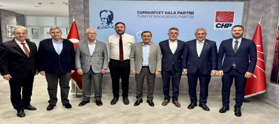 CHP İzmir’de Eski Belediye Başkanları Yeniden Sahaya Çıkıyor!