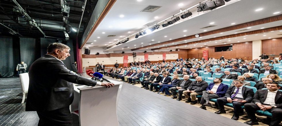 CHP İzmir’de İl Danışma Kurulu Mesaisi: Parti İçi Mesajlar Dikkat Çekti