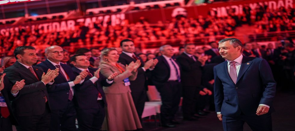 CHP Kurultayı Başladı: 17 Yıl Sonra Yenilenen Parti Programı Kabul Edildi
