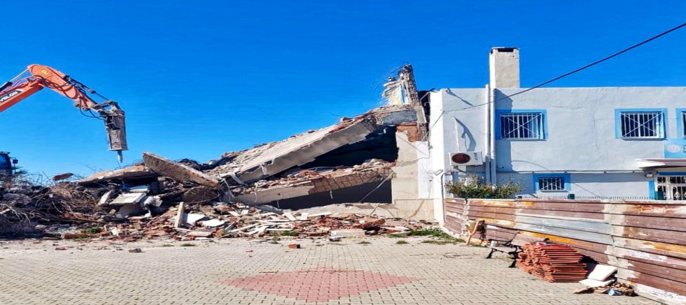 Dalyan’da Okul Yıkımı Sürerken Yan Bina Eğitimde: Öğrenciler ve Veliler Tedirgin!