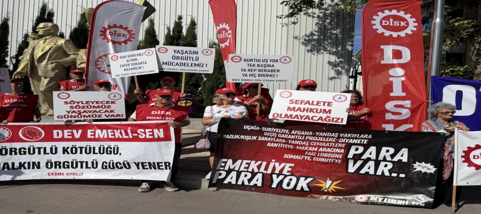 DİSK Dev Emekli-Sen Çeşme’den seyyanen zam çağrısı: “Sadaka değil, hakkımızı istiyoruz”