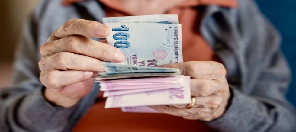 Emekli maaşı ve bayram ikramiye ödemeleri yarın başlıyor!