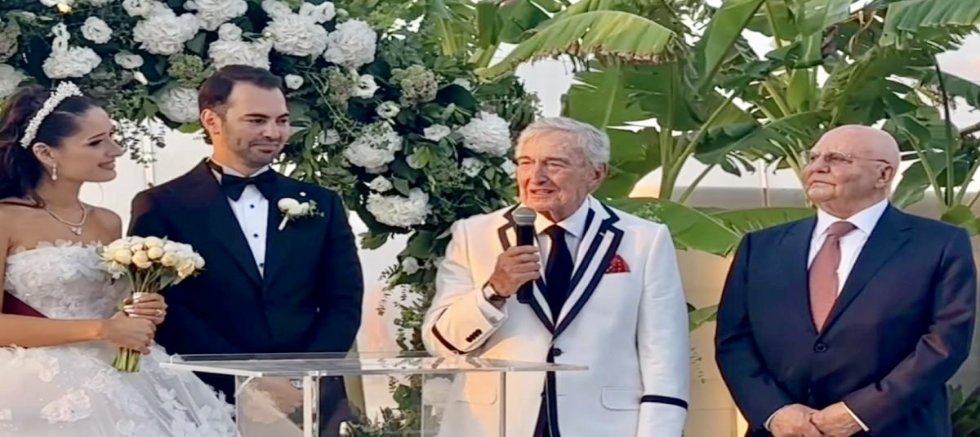 İş Dünyası Çeşme’de Buluştu! Rahmi Koç ve Lucien Arkas’ın Şahitliğinde Lüks Düğün