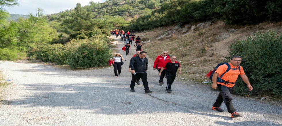 İzmir Adliyesinden Homeros Vadisi’nde anlamlı Cumhuriyet yürüyüşü