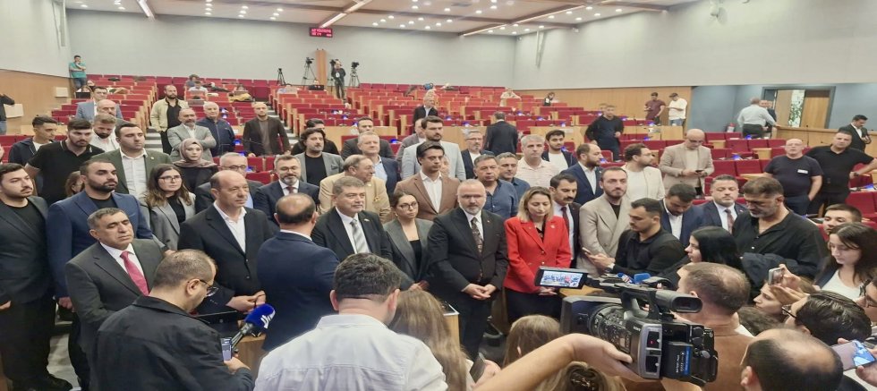 İZMİR BÜYÜKŞEHİR BELEDİYE MECLİSİ TOPLANAMADI!