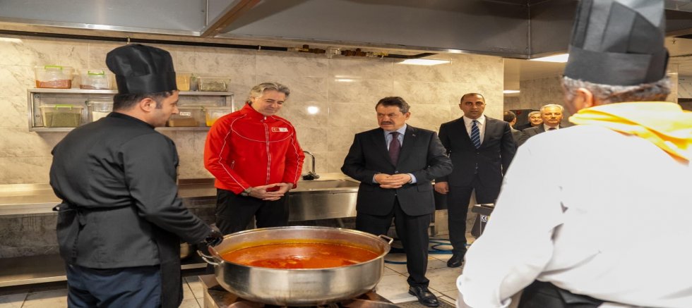 İzmir’de Bir İlk: Denetimli Serbestlik Yükümlüleri Aşçı Oluyor