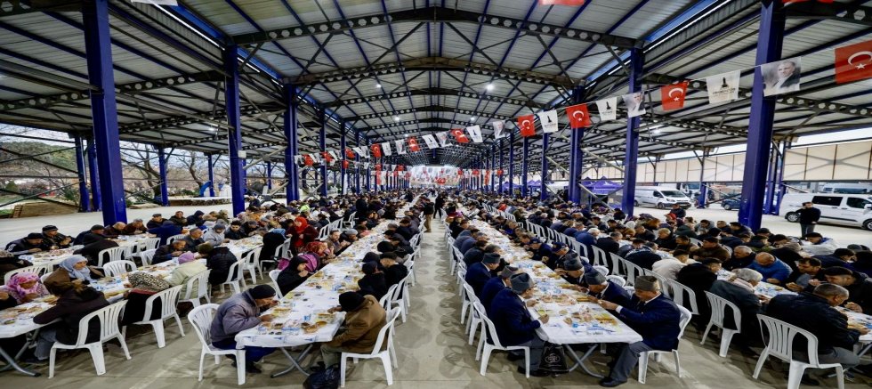 İzmir’de Ramazan sofraları kuruluyor: 30 ilçede iftar takvimi açıklandı