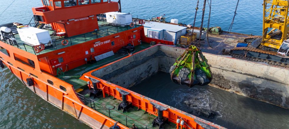 İzmir Körfezi’nden  1 milyon ton çamur çıkarıldı