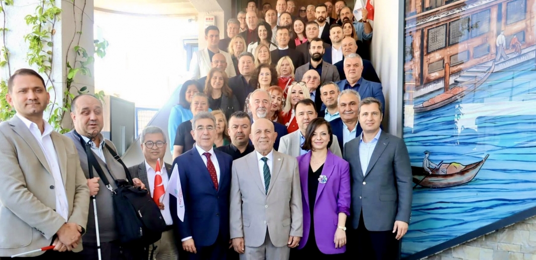 Manisalılar Federasyonu’nda İsmail Akarsu Güven Tazelendi  Başkan Yardımcısı Çeşme’den Savaş Tüz Oldu…