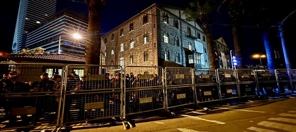 Meslek Fabrikası krizi büyüyor, sabah operasyonu düzenlendi