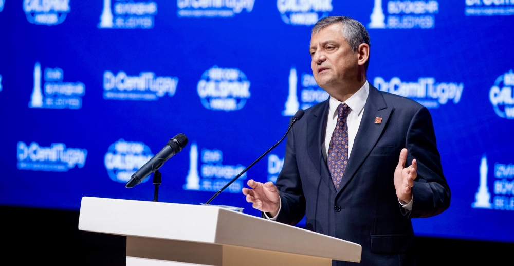 Özgür Özel: “AK Parti İzmir’i kazansaydı, Pasaport ve Karşıyaka iskeleleri vakıflara gidecekti”