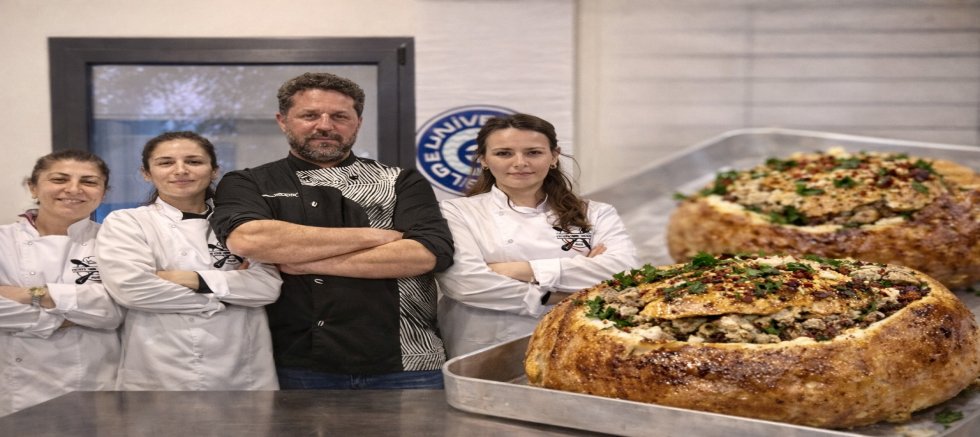 Ramazan’ın Asırlık Lezzeti Çeşme’de Gelecek Nesillere Aktarılıyor