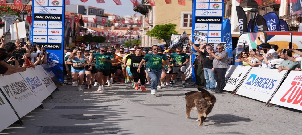 Salomon Çeşme Yarı Maratonu 5K Gün Batımı Koşusuyla Başladı