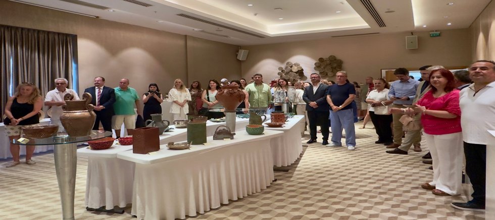 Seramik Tutkunları Çeşme Boyalık Otel’de Buluştu