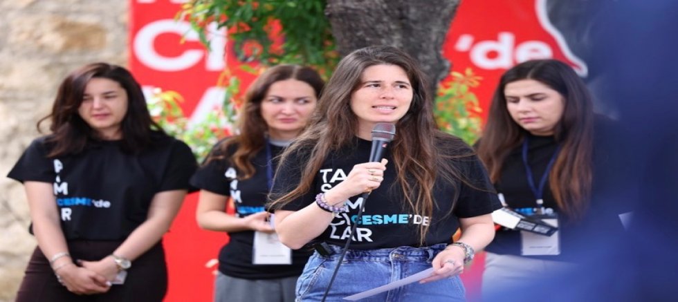 Tasarımcılar Çeşme’de ikinci kez gençlerle buluştu  