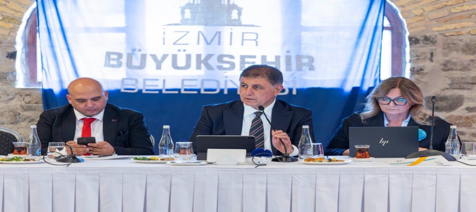 Tugay’dan Turizm Sektörüne Destek: Su İndirimi ve İZMAR Depo Müjdesi’