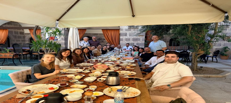 Turgay Başyayla’dan Çeşme’nin Sağlık Çalışanlarına Anlamlı Jest