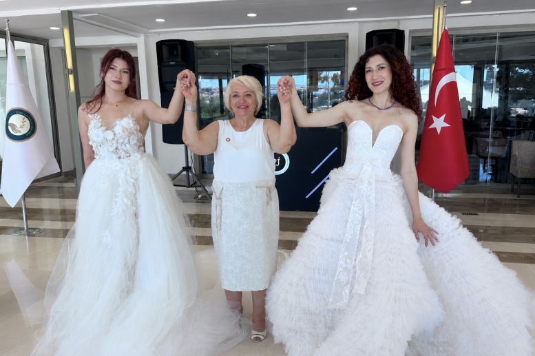 Türk Anneler Derneği Çeşme Şubesi’nden Burs Yararına Anneler Günü Etkinliği