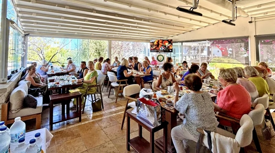 Türk Anneler Derneği’nden Burs İçin Anlamlı Buluşma